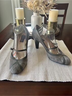 Gray Leather & Suede Mary Jane Heels 9-1/2